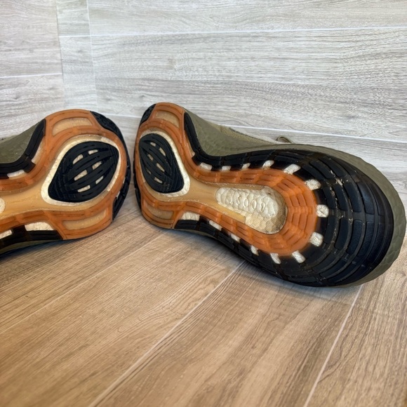 ADIDAS UltraBoost 22 Orbit Green Beam Orange Running Shoes GX9140 Men’s Size 11 - Picture 3 of 10